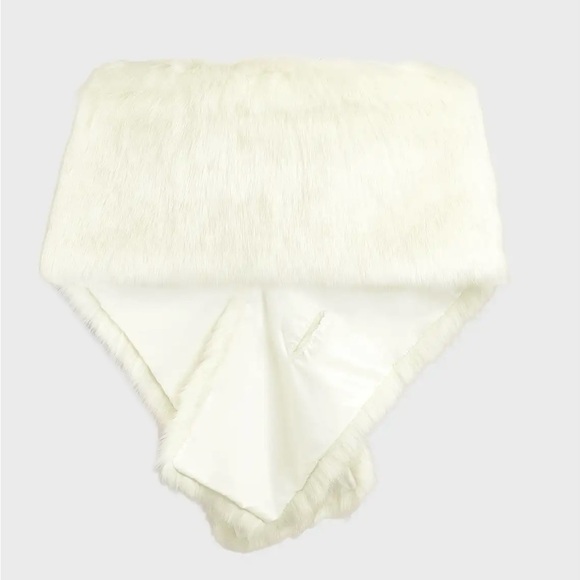 Elegant Faux Fur Scarf Wrap - Picture 2 of 4